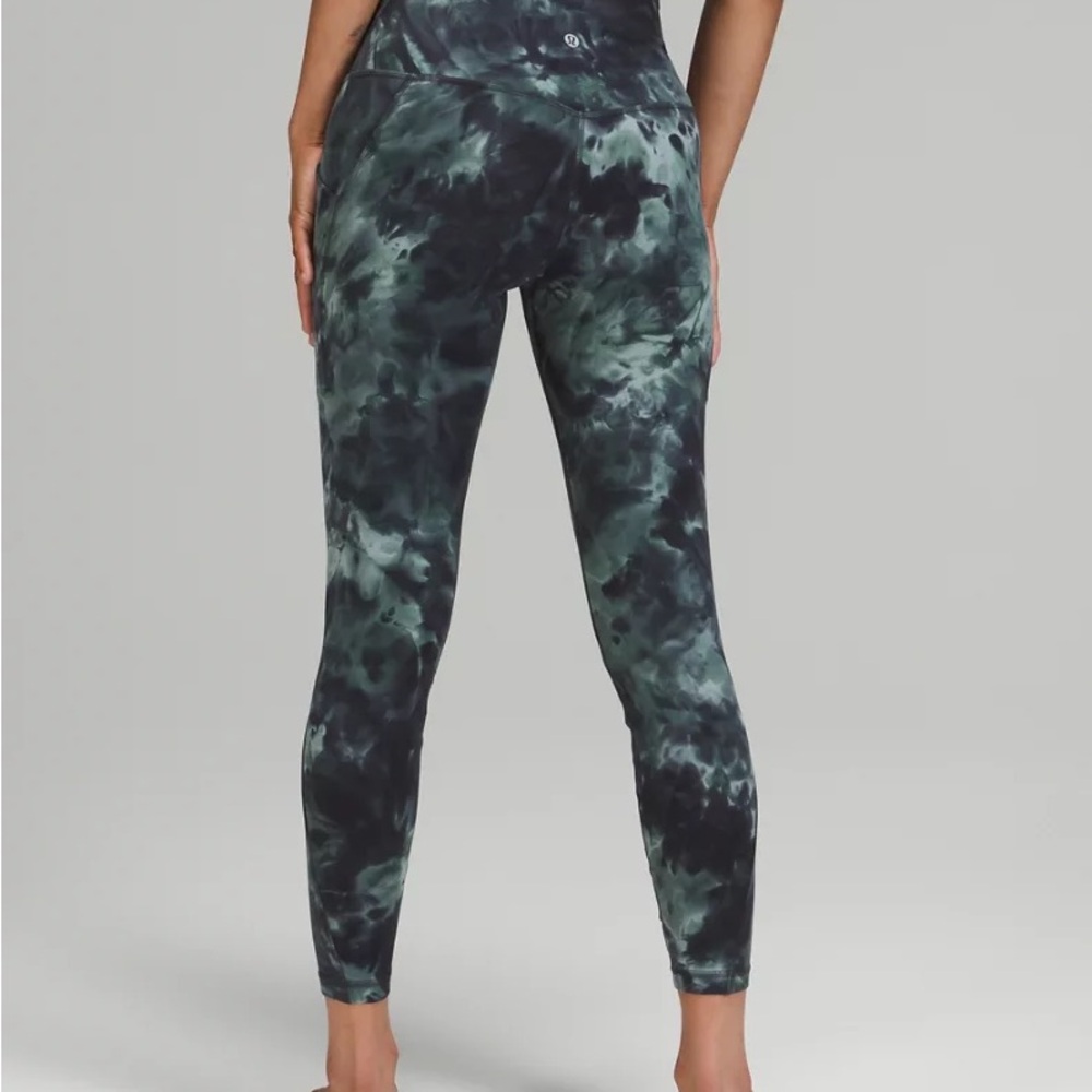lululemon Align™ Pant 25"
Pockets